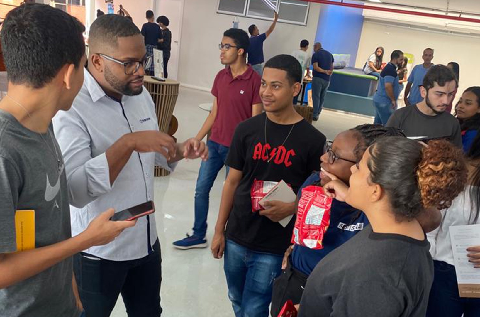 Paraibuna Embalagens participa da Feira da Oportunidade promovida pelo SINPAPEL