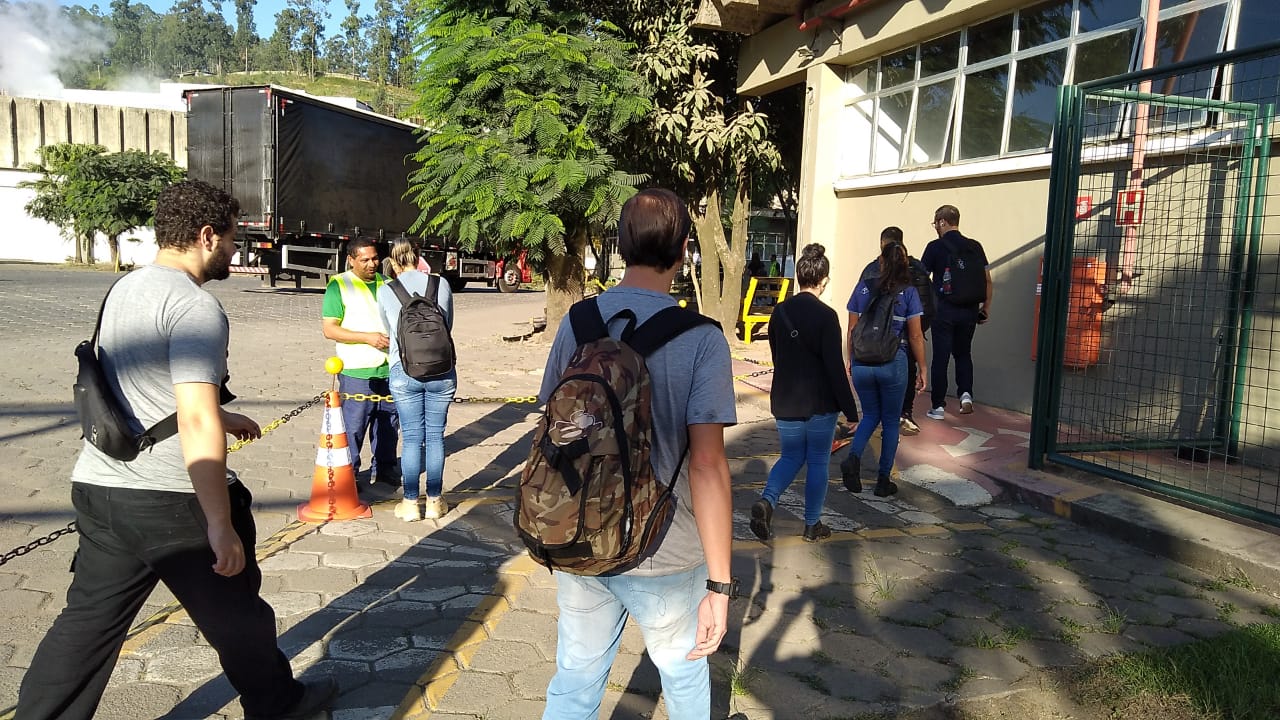 Campanha Maio Amarelo alerta para segurança no trânsito com o tema "Paz no trânsito começa por você"
