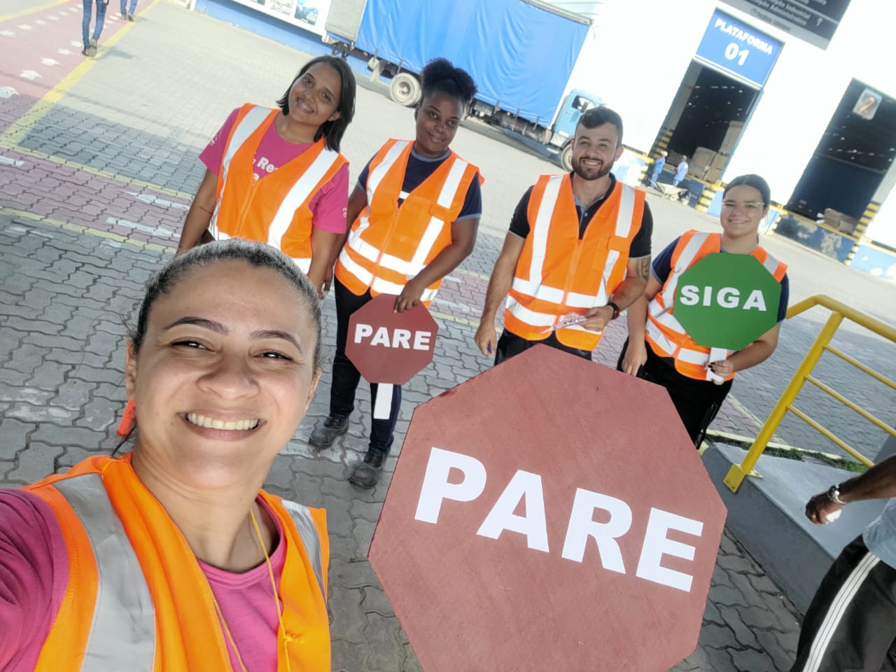 Campanha Maio Amarelo alerta para segurança no trânsito com o tema "Paz no trânsito começa por você"