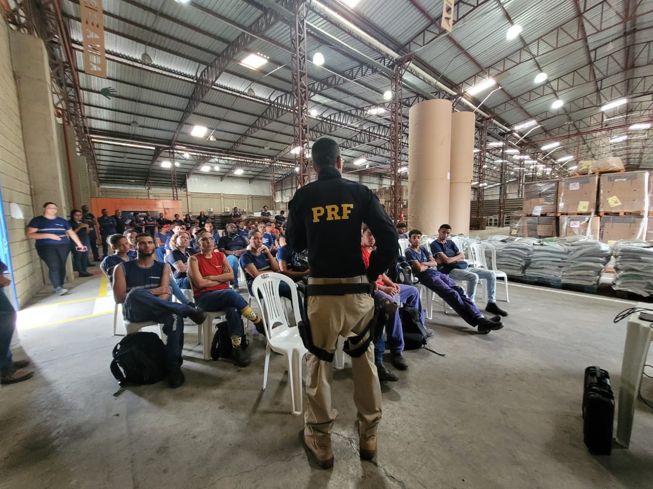 Campanha Maio Amarelo alerta para segurança no trânsito com o tema "Paz no trânsito começa por você"