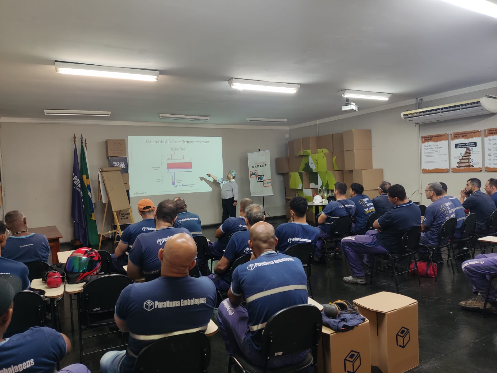 Programa DesEnvolver Alcança Novos Setores: Máquinas de Papel e Impressoras