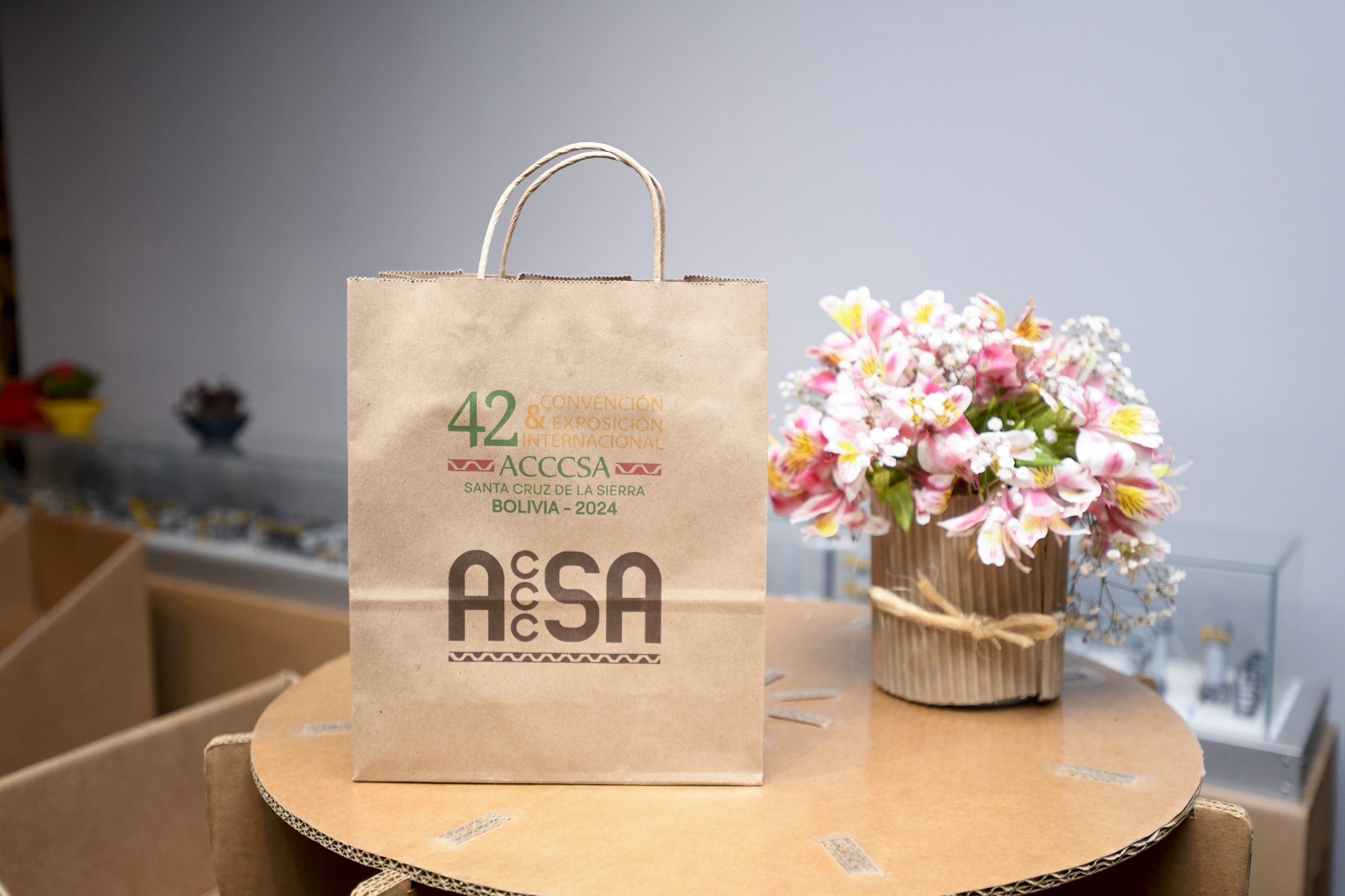 Paraibuna Embalagens participa da Convención & Exposición Internacional ACCCSA 2024 em Santa Cruz de la Sierra