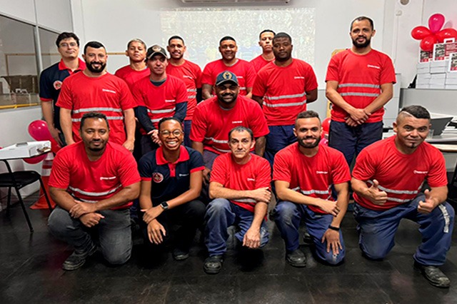 Paraibuna Embalagens forma 67 brigadistas